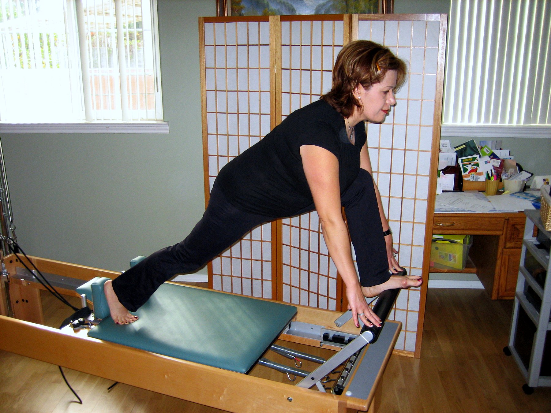 Standing lunge on the reformer